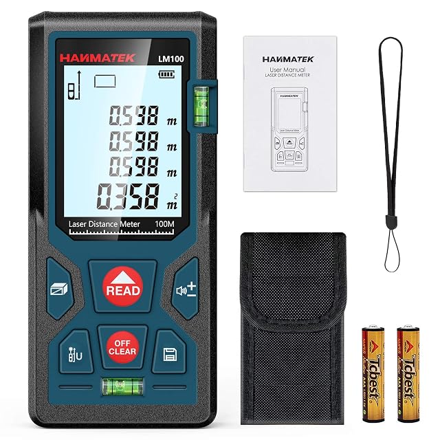 Medidor láser de distancia HANMATEK LM100 mostrando su pantalla retroiluminada con una lectura de distancia